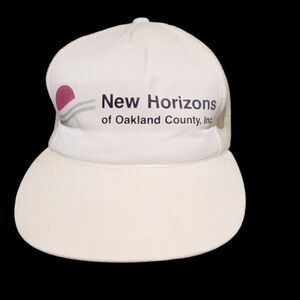 Vintage 90s New Horizons White Snapback Cap Hat